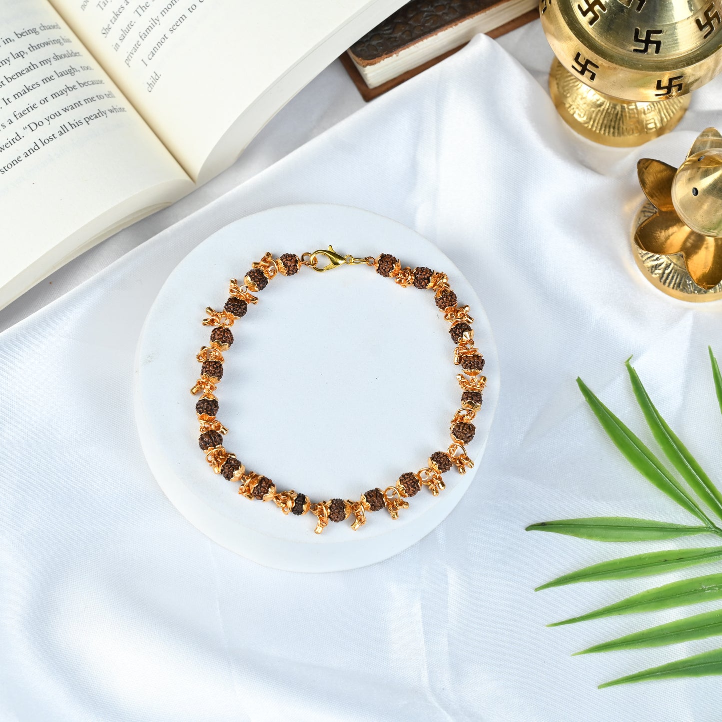 Golden Rudraksha Bracelet for Women – 5 Mukhi 20 Beads for Meditation & Spiritual Healing